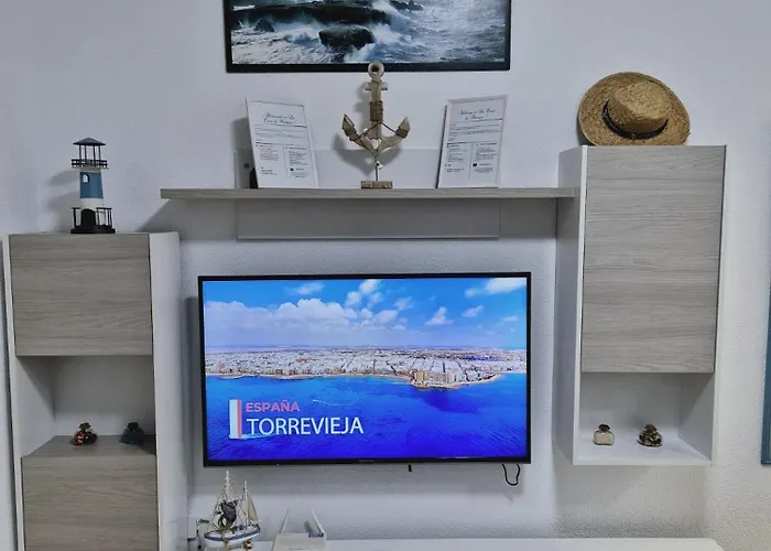 Appartement La Casa De Veronica - Serene With Shared Pool, Steps From The Torrevieja