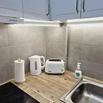 La Casa De Veronica - Serene With Shared Pool, Steps From The