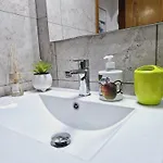 La Casa De Veronica - Serene With Shared Pool, Steps From The Торевьиа