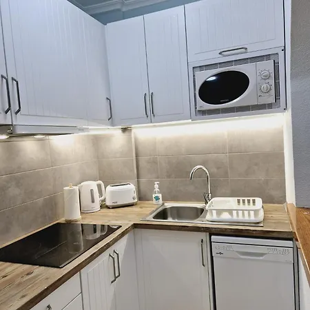 La Casa De Veronica - Serene With Shared Pool, Steps From The アパート