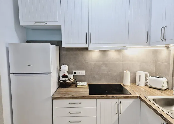 La Casa De Veronica - Serene With Shared Pool, Steps From The Torrevieja