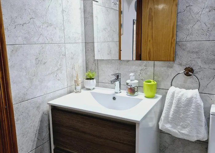 La Casa De Veronica - Serene With Shared Pool, Steps From The