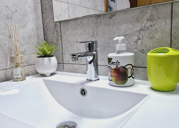 La Casa De Veronica - Serene With Shared Pool, Steps From The Torrevieja